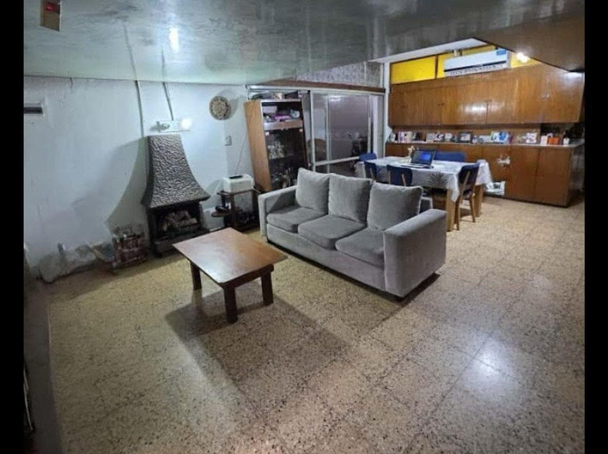 VENTA CASA 5 DORM CON DEPÓSITO Y LOCAL DEAN FUNES - 1