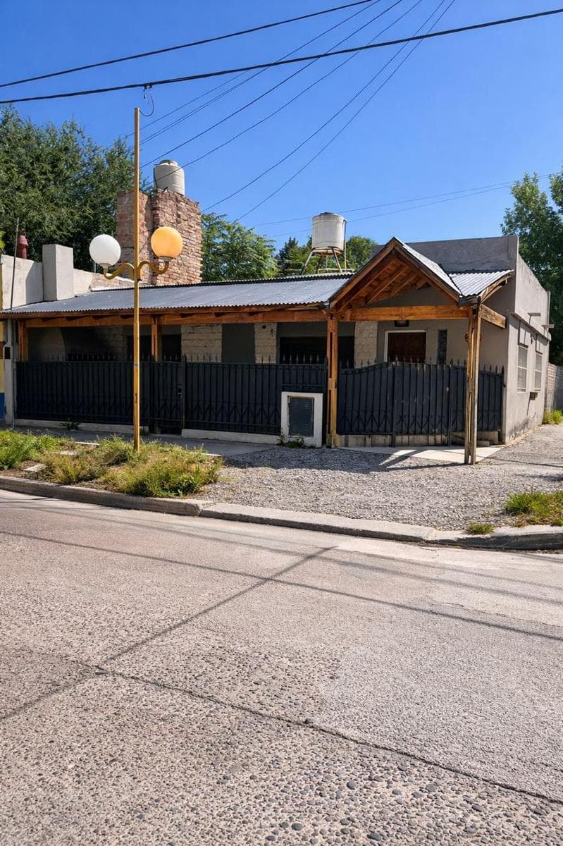 Casa en Villa Regina - 1