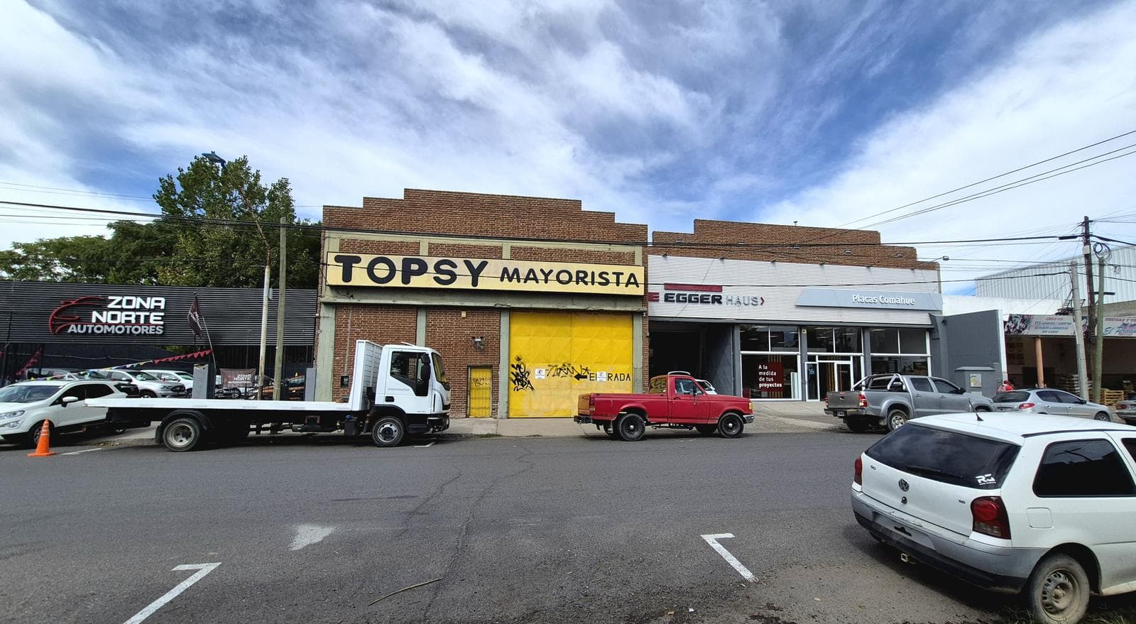 LOCAL Y DEPÓSITO COMERCIAL EN VENTA. Chile al 100. A 150 mts de Av Mosconi. Centro comercial. - 1