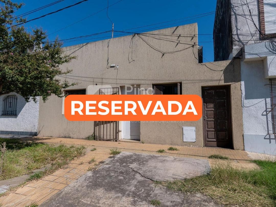 Casa al frente, cerac del Parque Federal - 1