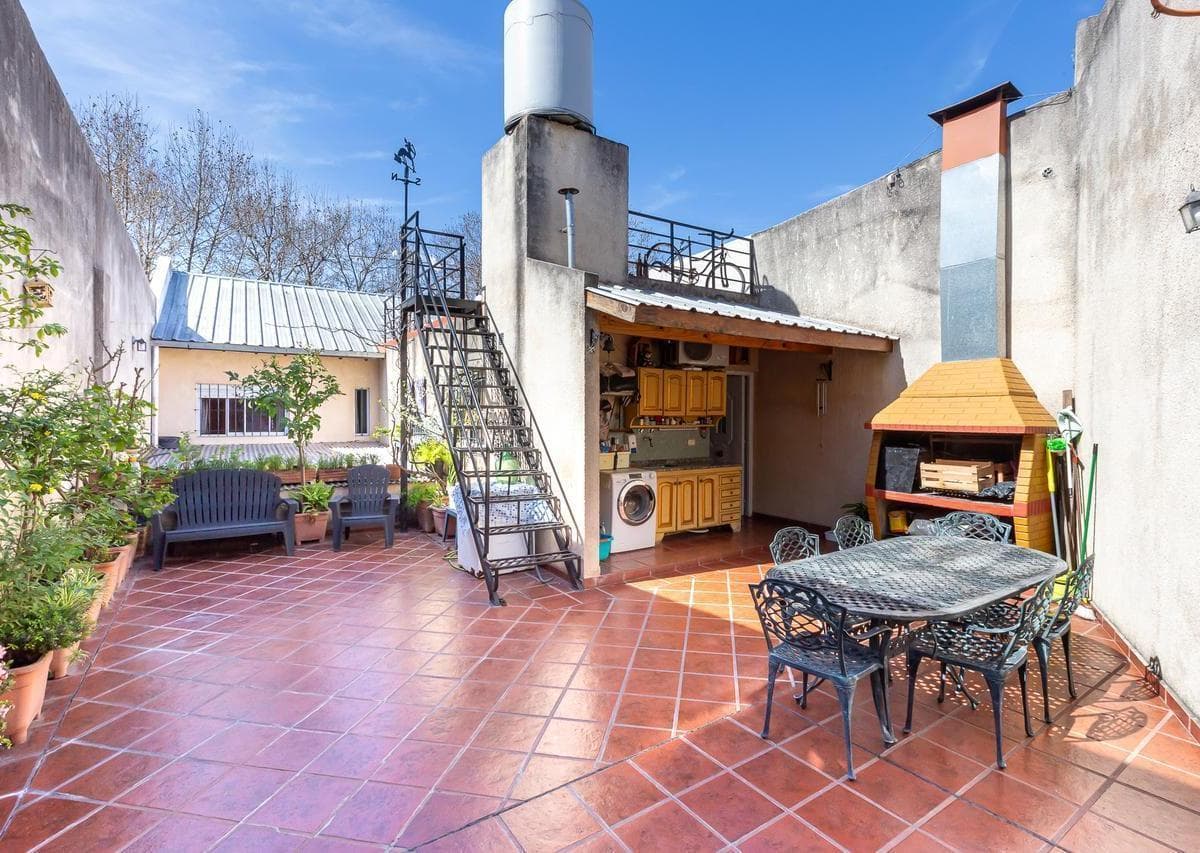 Casa y/o Lote en Bernaldes 1100 - 1