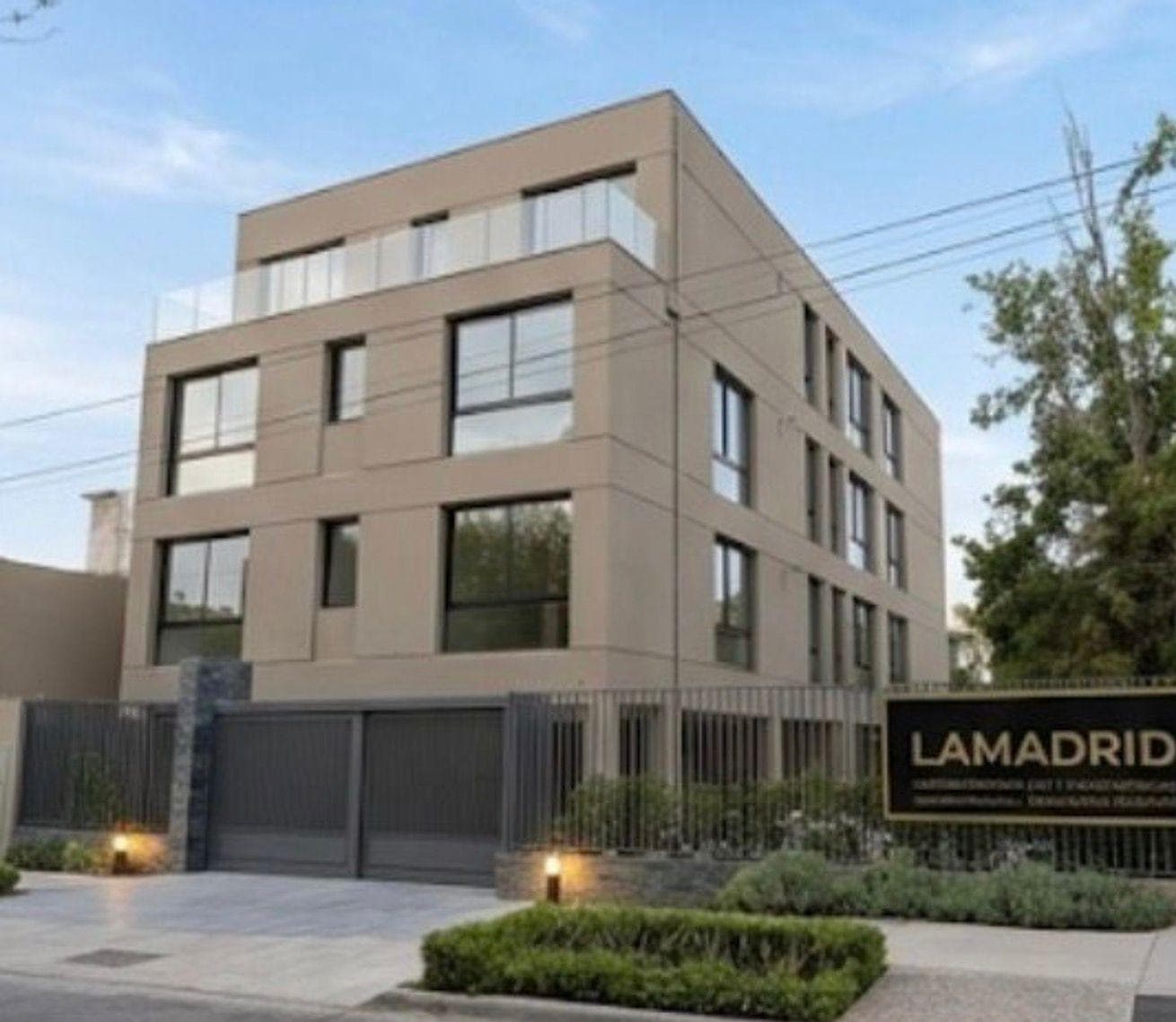 DEPARTAMENTO - VENTA - LAMADRID 5º SECCIÓN - a media cuadra del Parque San martín - 1