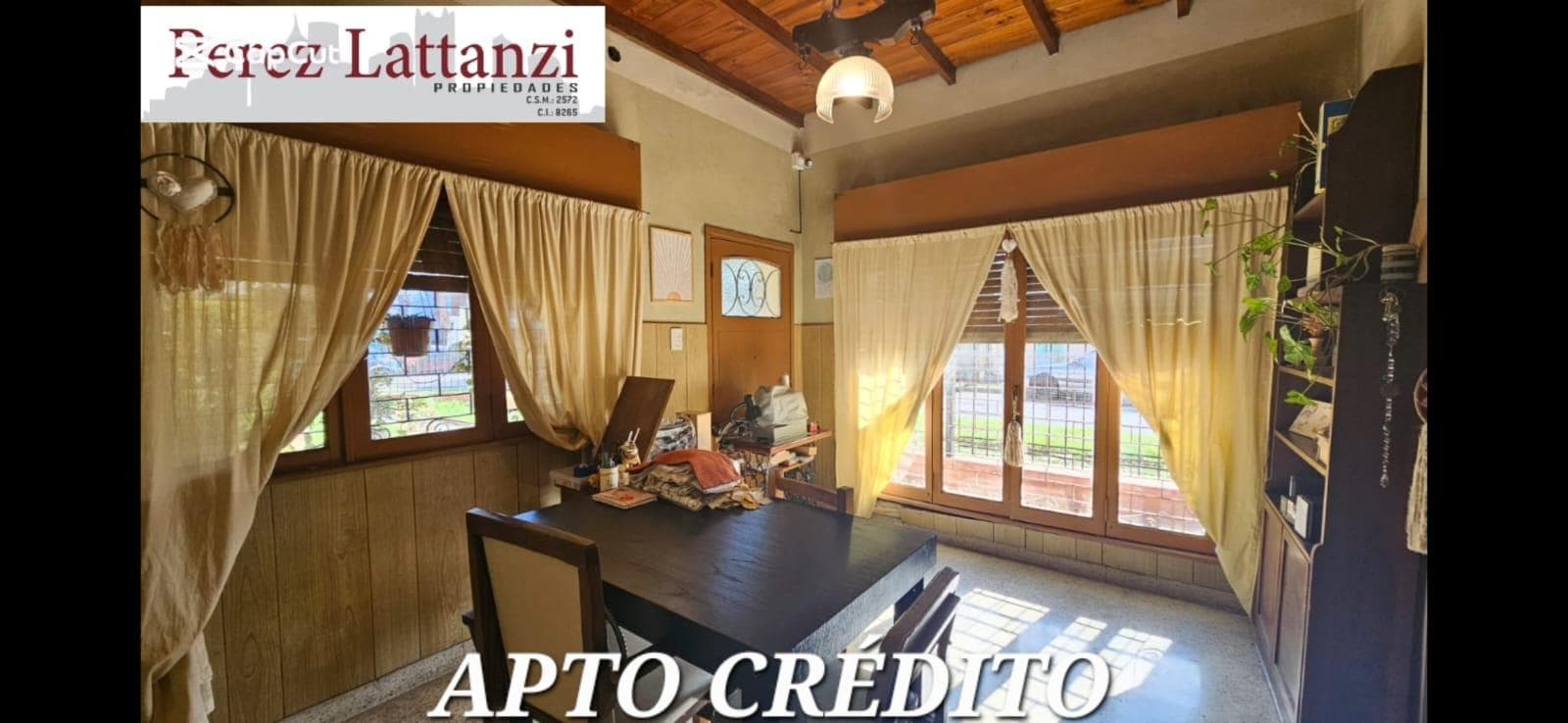 Venta Casa 4 ambientes de 212 m2 lote propio en Caseros, cochera cubierta - 1