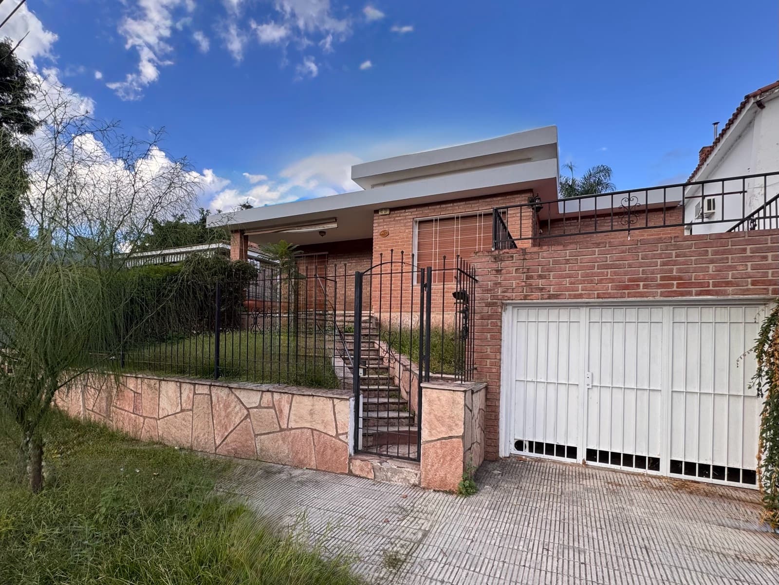 Casa 3 dormitorios Unquillo - 1