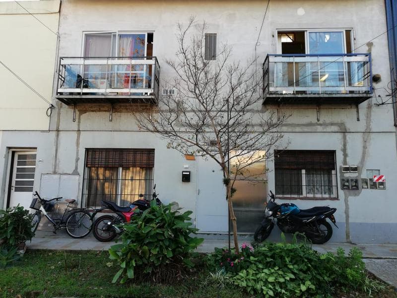 MUNRO - PH PLANTA ALTA 2 AMB A 3 CUADRAS DE AV. VELEZ SARSFIERLD! - 1