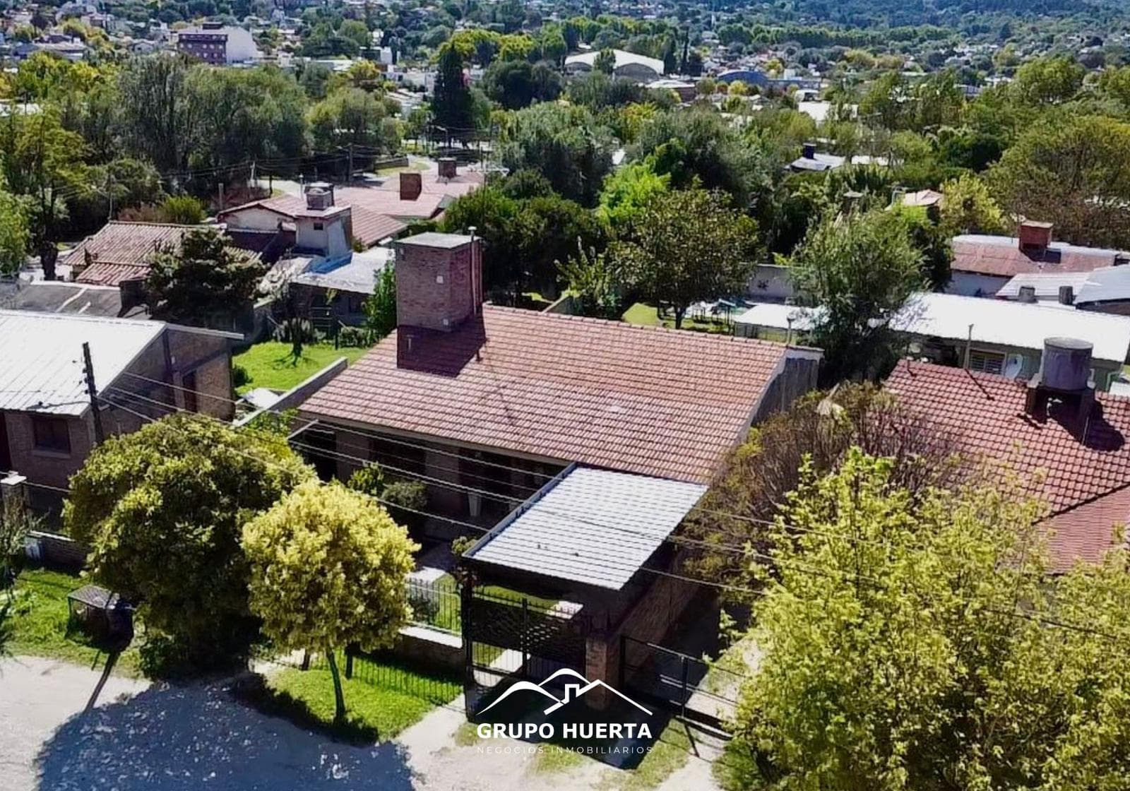 CASA EN VENTA EN LA FALDA, OPORTUNIDAD - 1