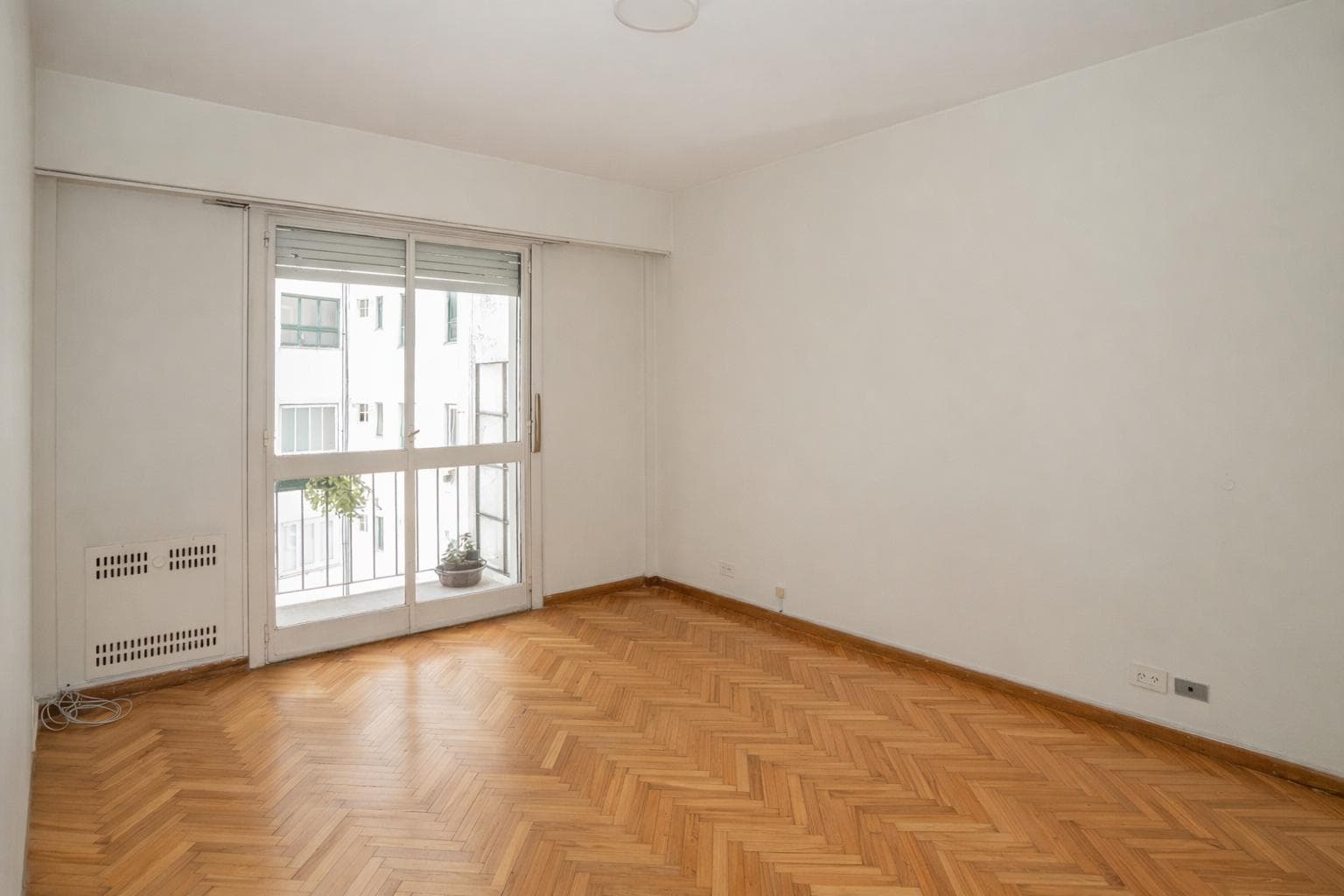 OFICINA EN RETIRO 3 AMBIENTES BALCON BUEN ESTADO - 1