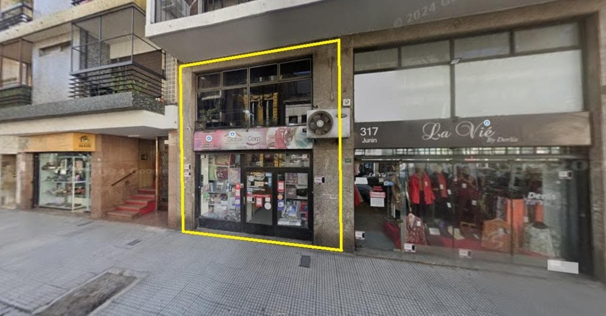 Venta local comercial en Once con doble vidriera y alto flujo – ideal venta directa o mayorista - 1