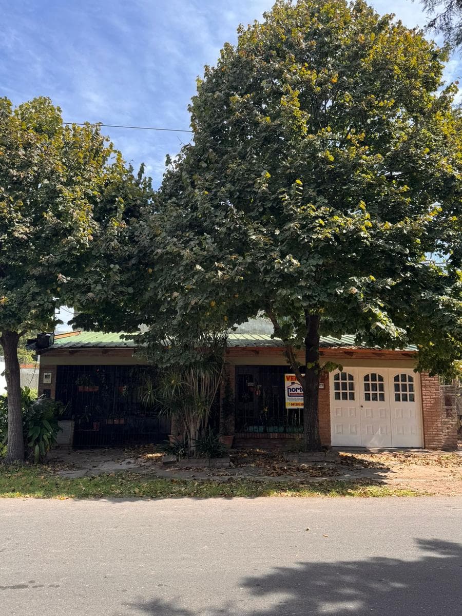 Casa en Granadero Baigorria - 1