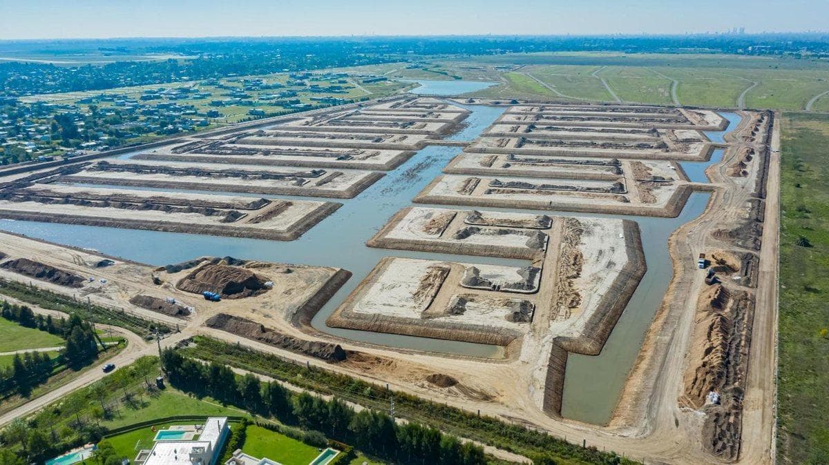 TERRENO EN VENTA FUNES LAKES - 1