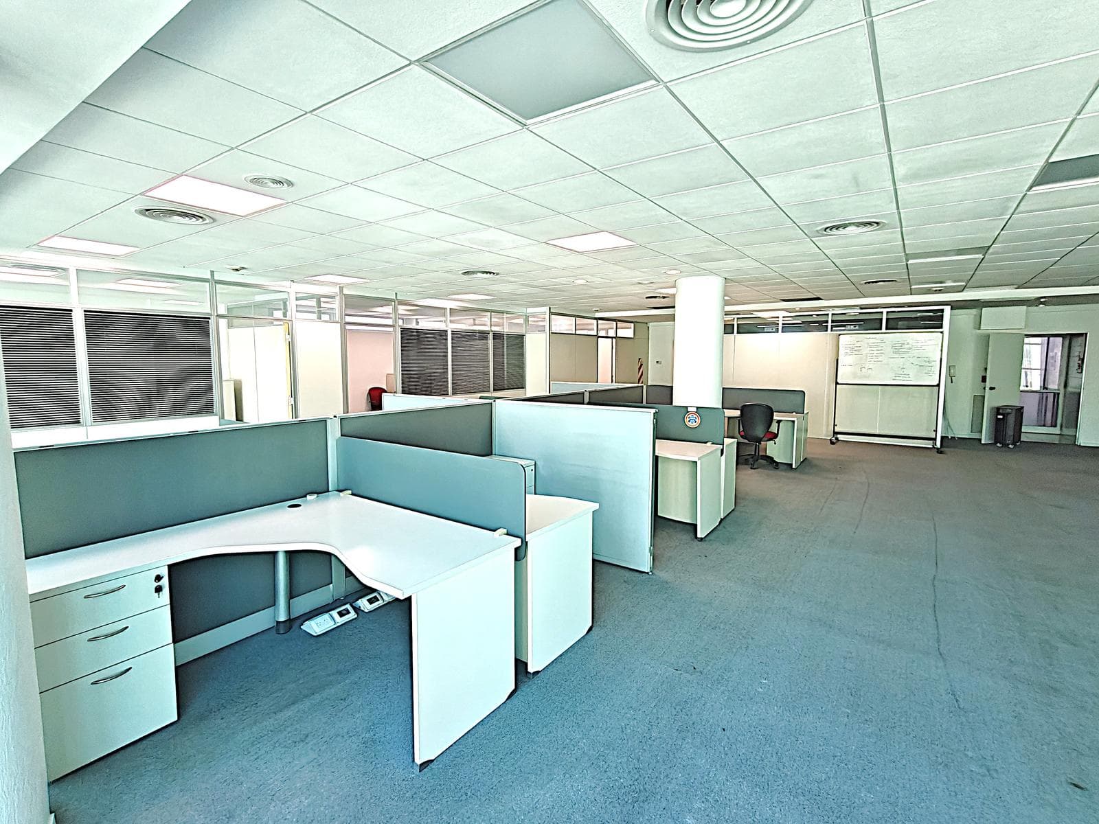 Oficinas en alquiler, planta libre con divisiones, próximas a Av 9 de Julio - 1