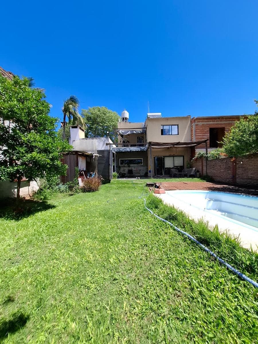 Casa amplia calle Jozami - 1