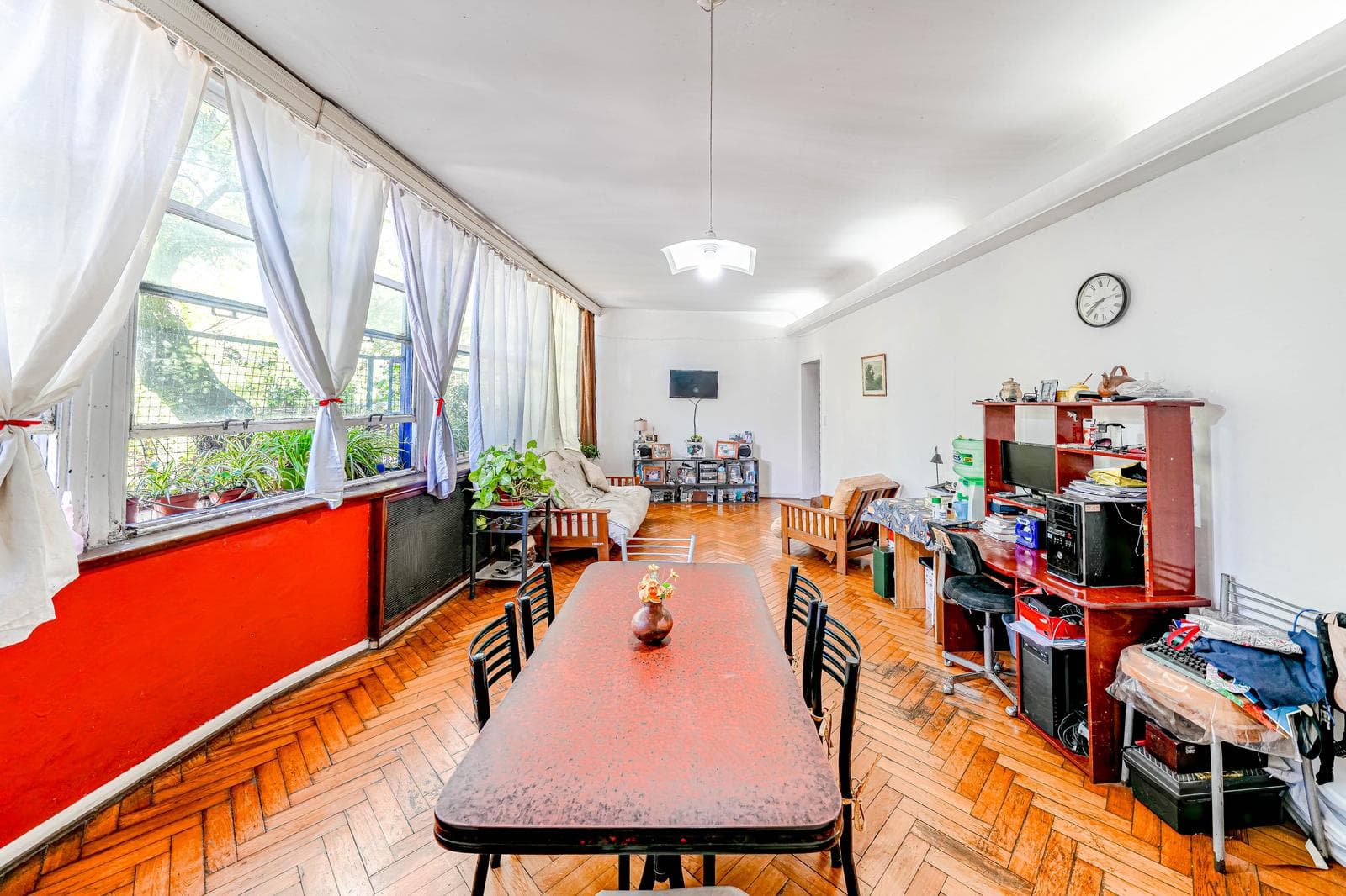 PH en venta de 4 ambientes con dependencia y baulera en San Cristobal - 1