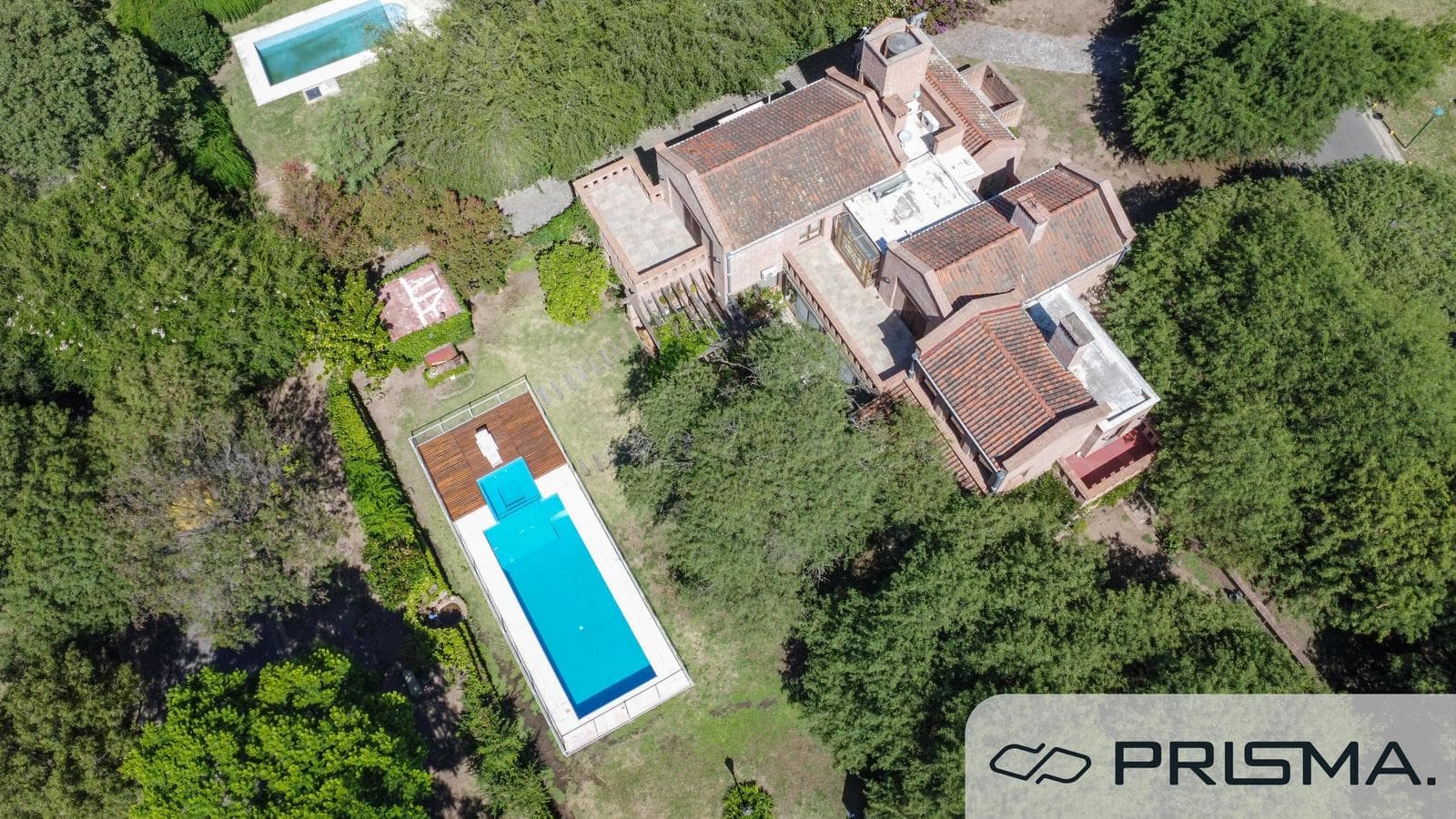 CASA-4 DORM-JOCKEY CLUB OCUPA DOS LOTES - 1