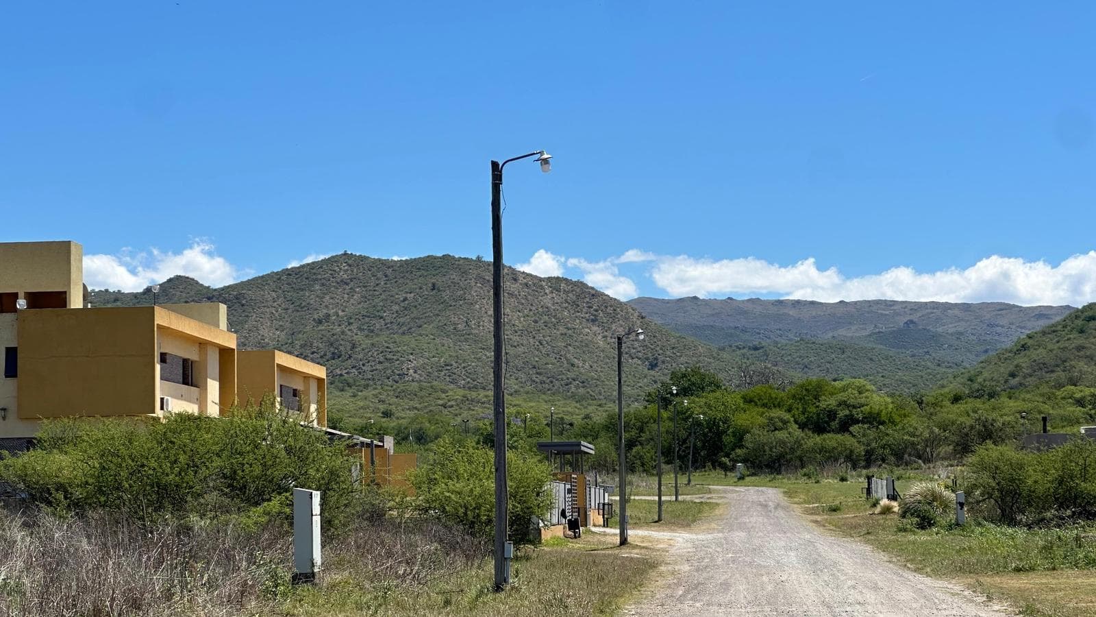 LOTE APTO DUPLEX | FRENTE POR 2 CALLES | 1178 m2 - 1