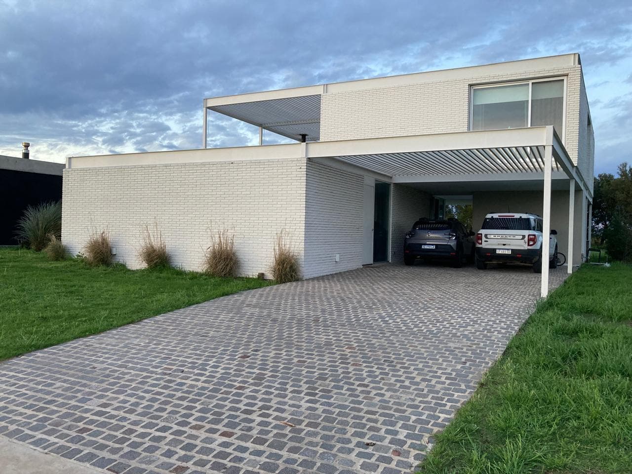 Casa en alquiler en Barrio exclusivo la Ilusión - 1