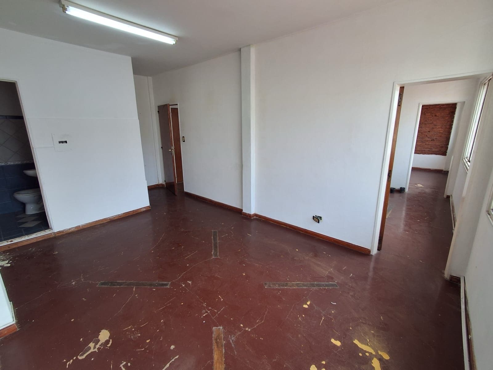 Oficina en alquiler en Morón - 1