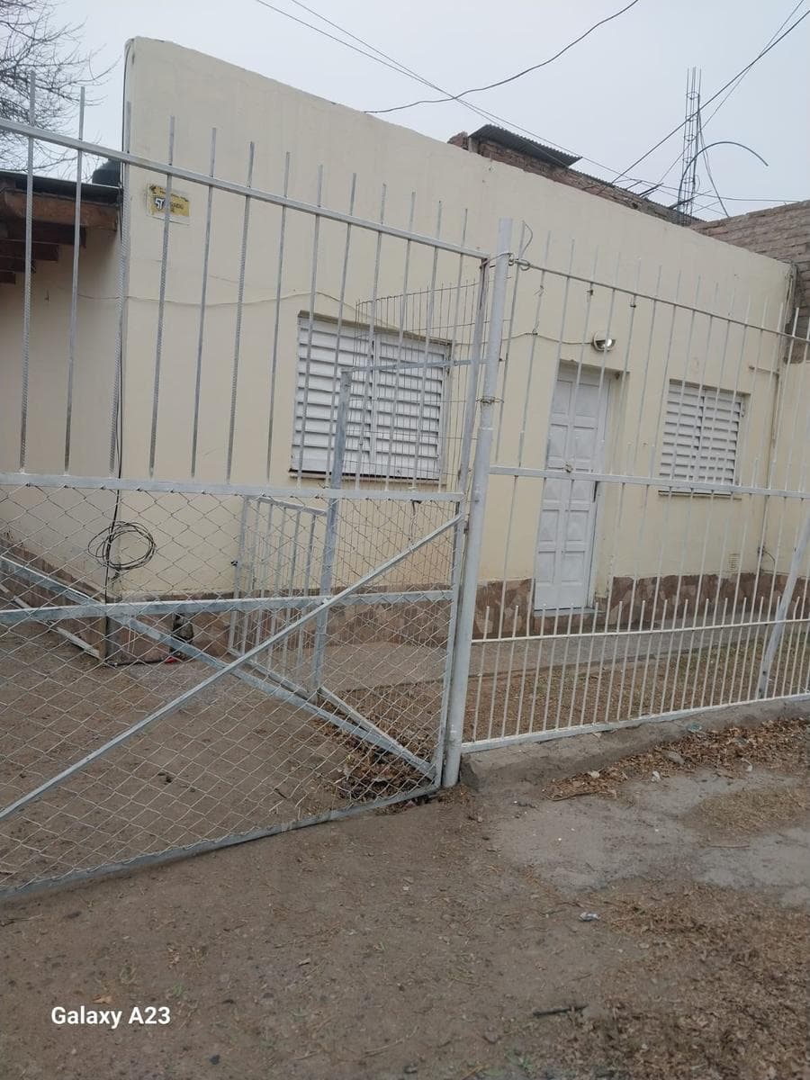 Casa en barrio Confluencia - 1