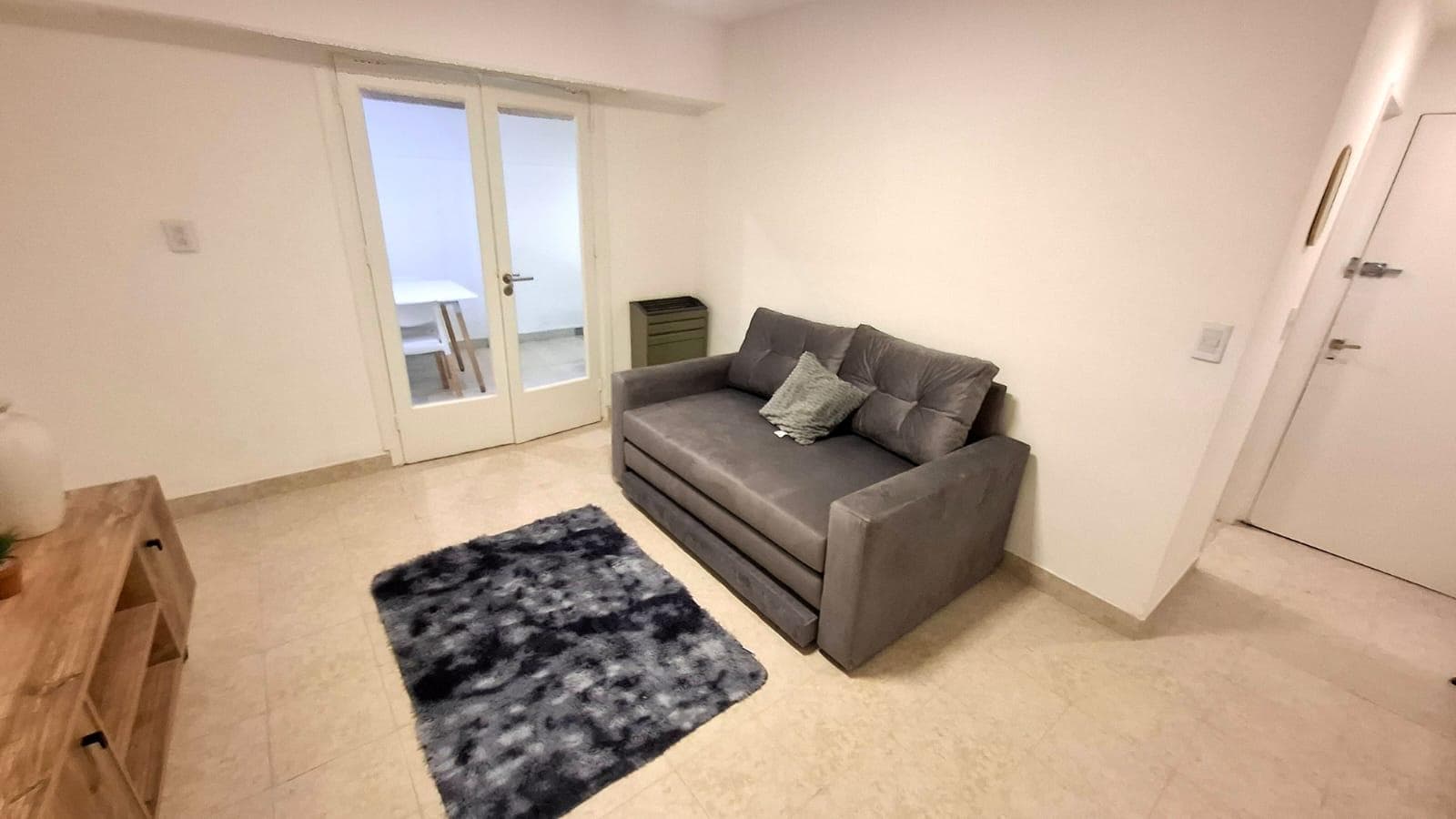 Departamento en venta de un ambiente en planta bajan, zona guemes - 1