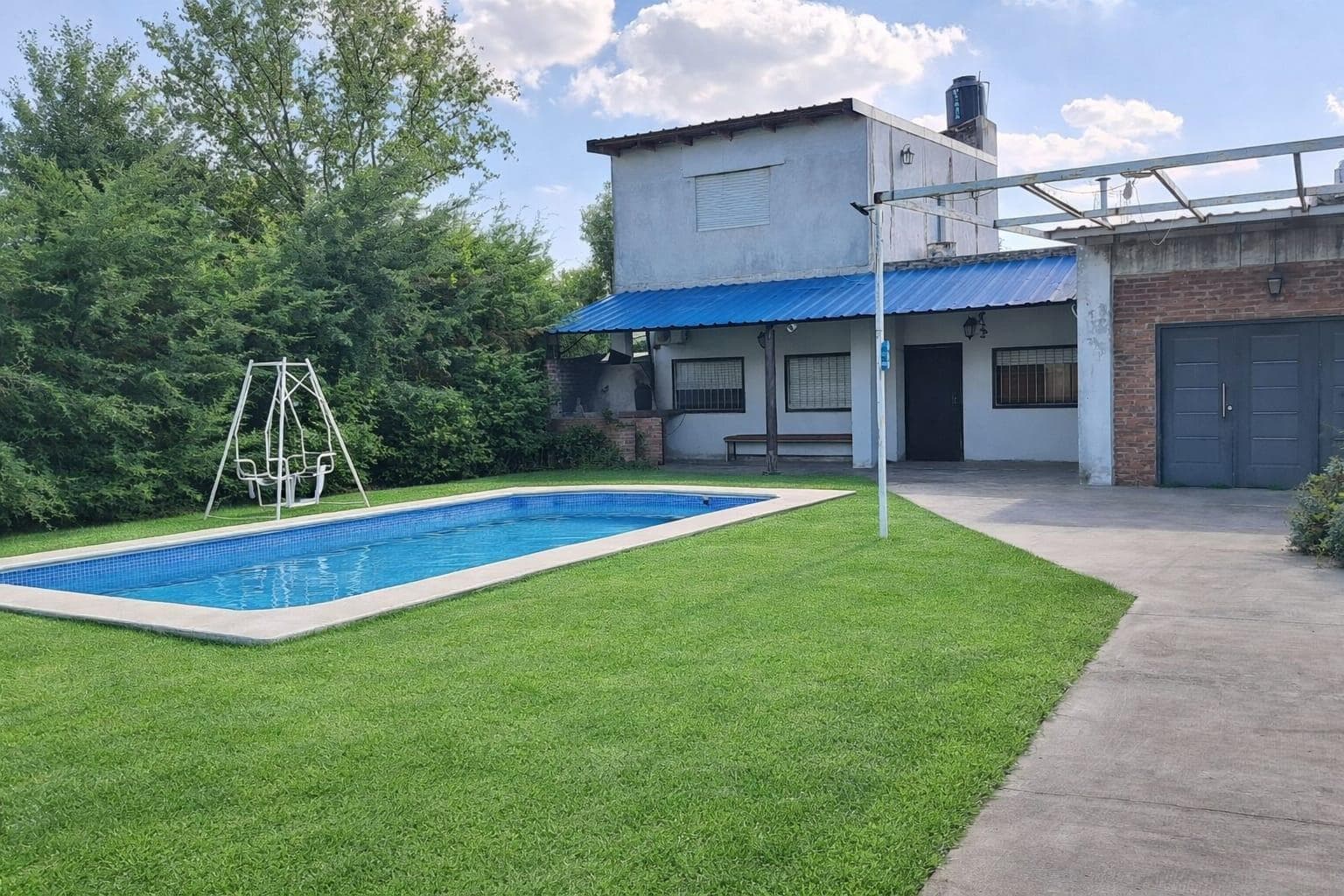 Venta - Casa con pileta - General Lagos - 1