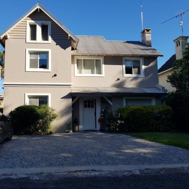 Casa de 5 amb, con jardin y piscina. Barrio Cerrado - 1
