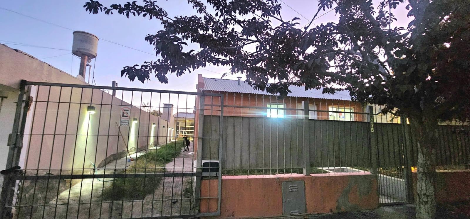 Casa 2 dormitorios Barrio Melipal Neuquen - 1