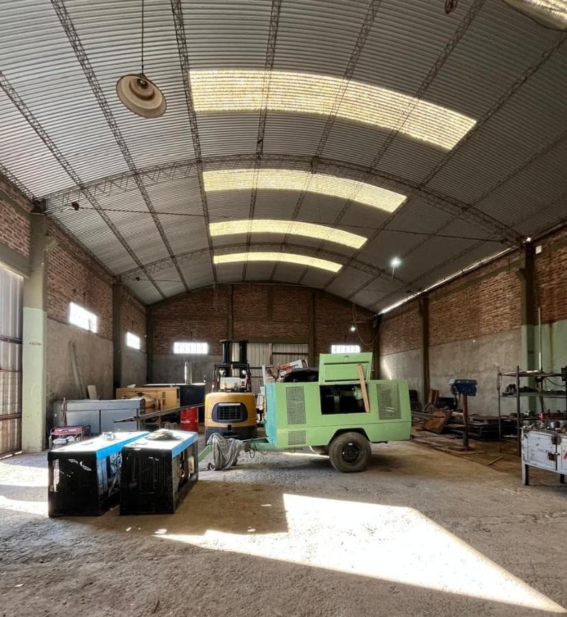 VENTA de galpón en Plottier - 1