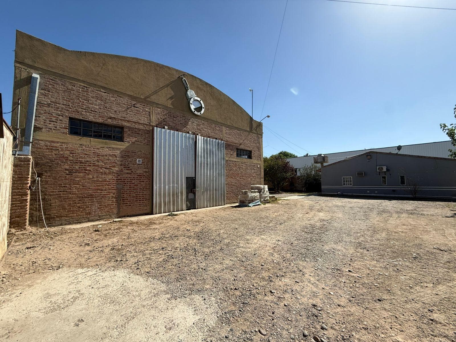 VENTA de galpón en Plottier - 1