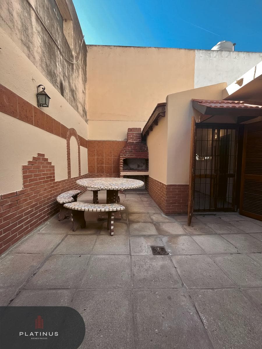 Casa PH en Venta de 2 Dormitorios - General Paz - 1