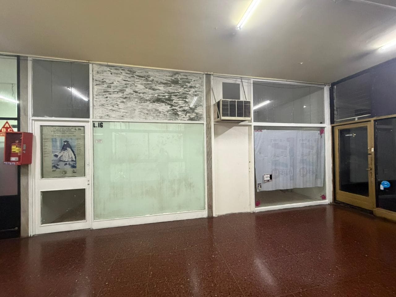 ALQUILER LOCAL EN GALERIA EN RECOLETA - 1