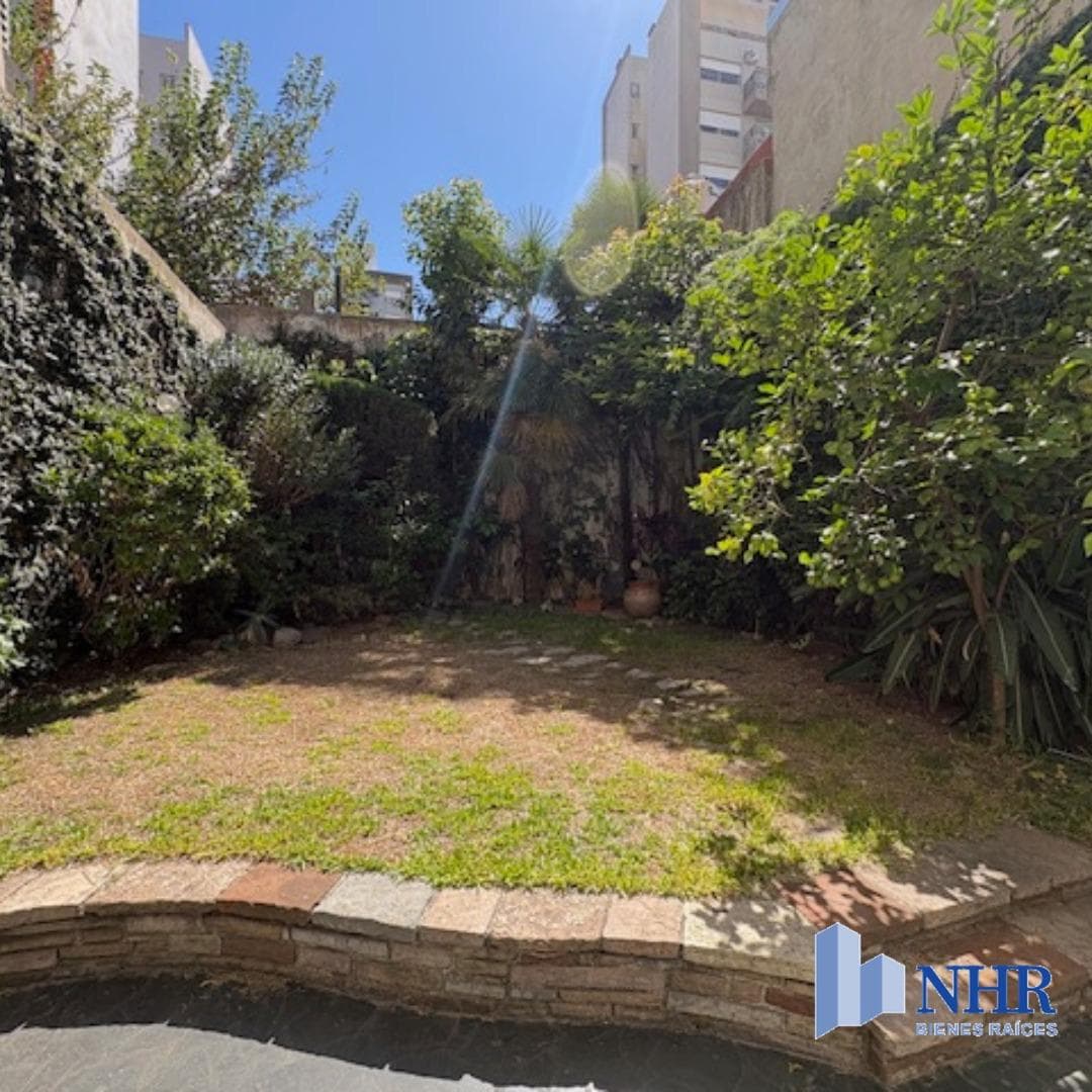 ESPECT CASA 5/6 DORM 3 PLANTAS S/GR LOTE PROPIO C/GR JARDIN QCHO Y PARRILLA GARAGE 2 AUTOS - 1