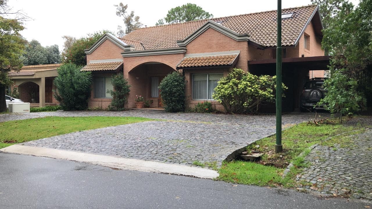 C.C. Los Cardales Casa Moderna 1 lote Super Luminosa 4 Dorm. - 1