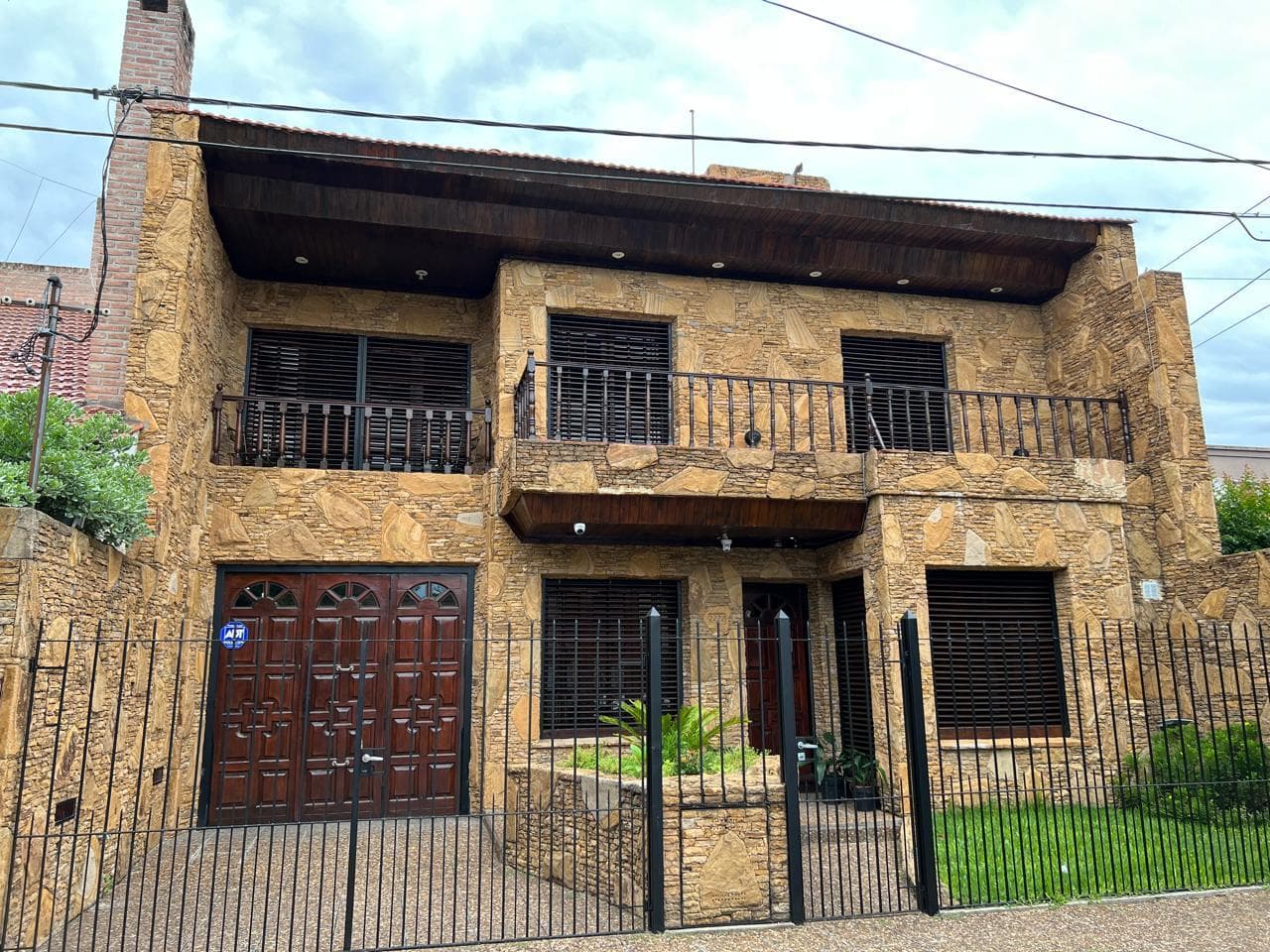 Oportunidad! Casa de 3 dormitorios y 1 Suite-parque y pileta | Apta crédito | Permuta | Financiación - 1