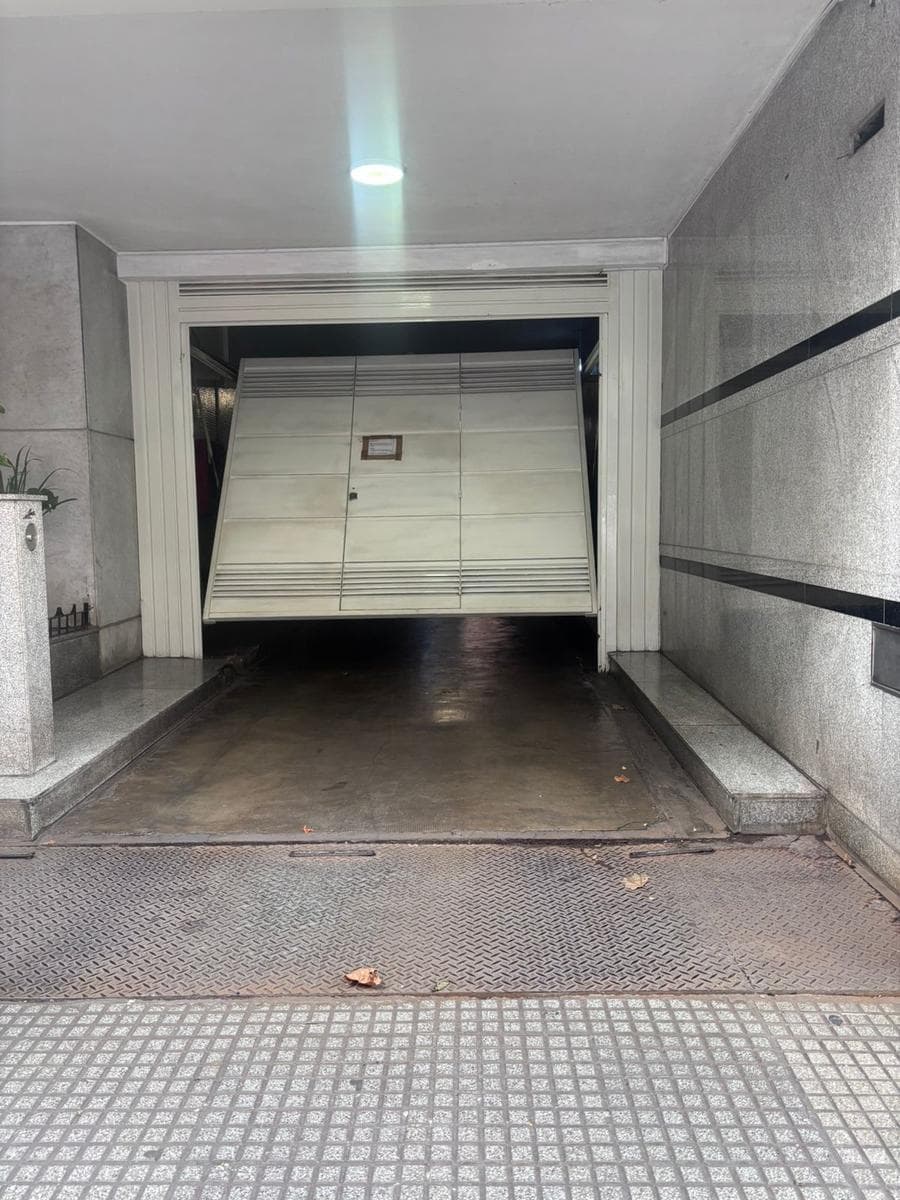 Venta - Cochera en Belgrano - Apto camioneta - Primer piso - 1