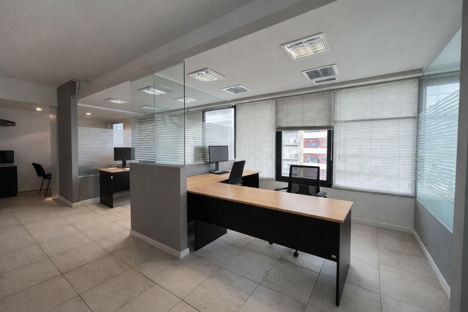 Oficina de alta categoria con sala de conferencias - 1
