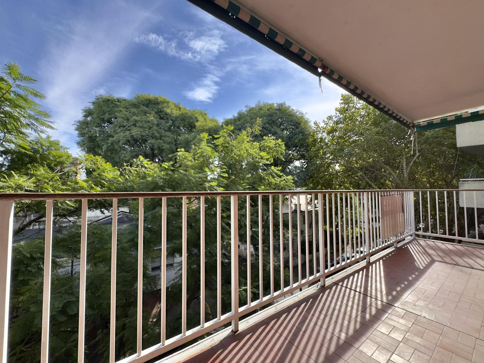 DEPARTAMENTO VENTA OLIVOS 4 AMBIENTES DEPENDENCIA COCHERA BAULERA - 1