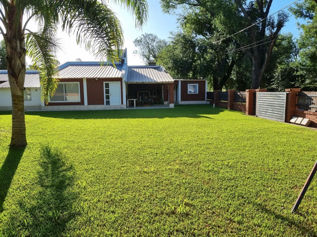 Casa en venta - 2 dormitorios con QUINCHO Y PILETA, ANDINO, Sta Fe. - 1