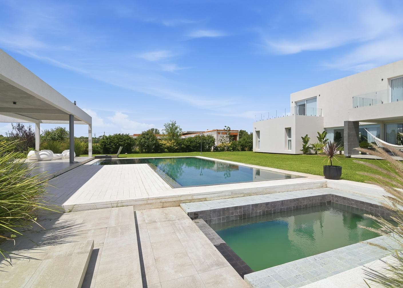 Venta casa 6 ambientes Chivilcoy - 1