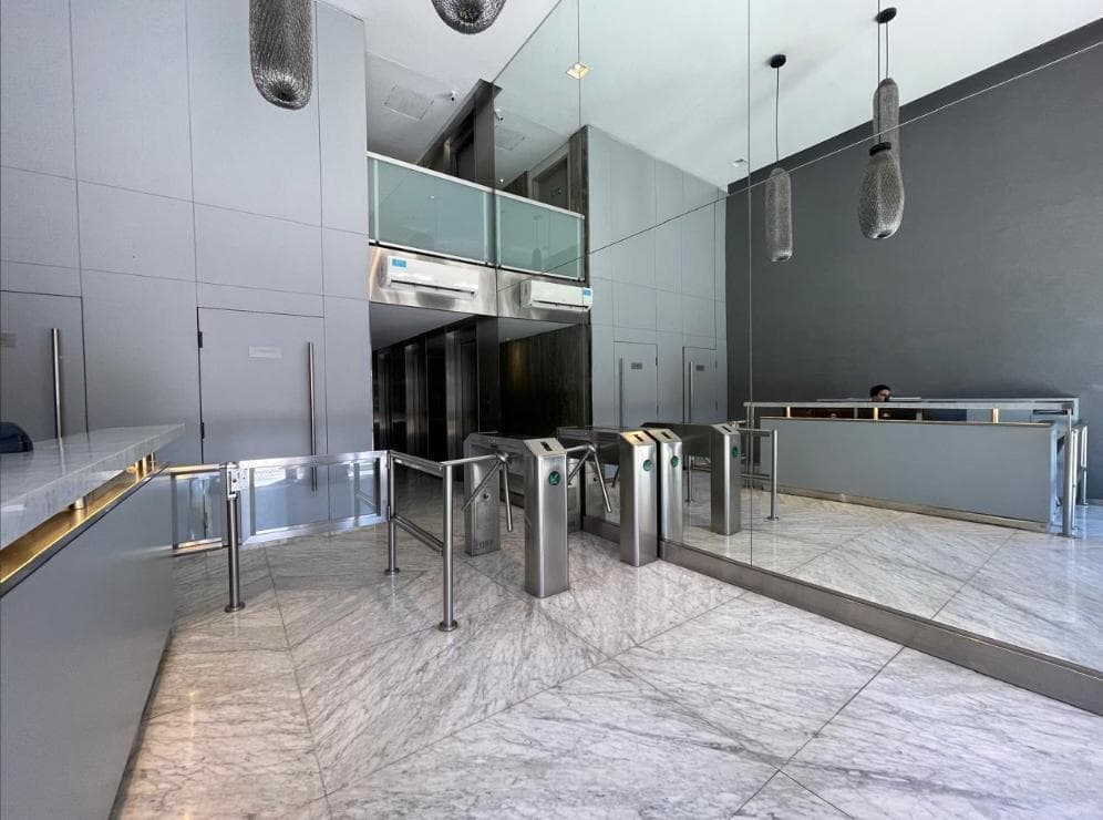 Oficina en LIBERTADOR OFFICE BUSINESS CENTER - Belgrano En Alquiler! - 1