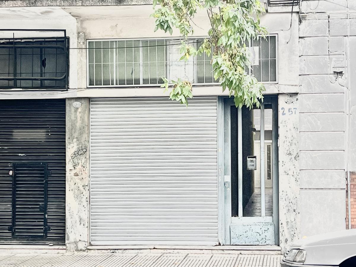 Local c/depósito en Villa Crespo - 1