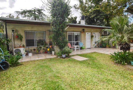 VENTA - CASA UN DORMITORIO MAS COMODIN CON PILETA - RICARDONE - 1