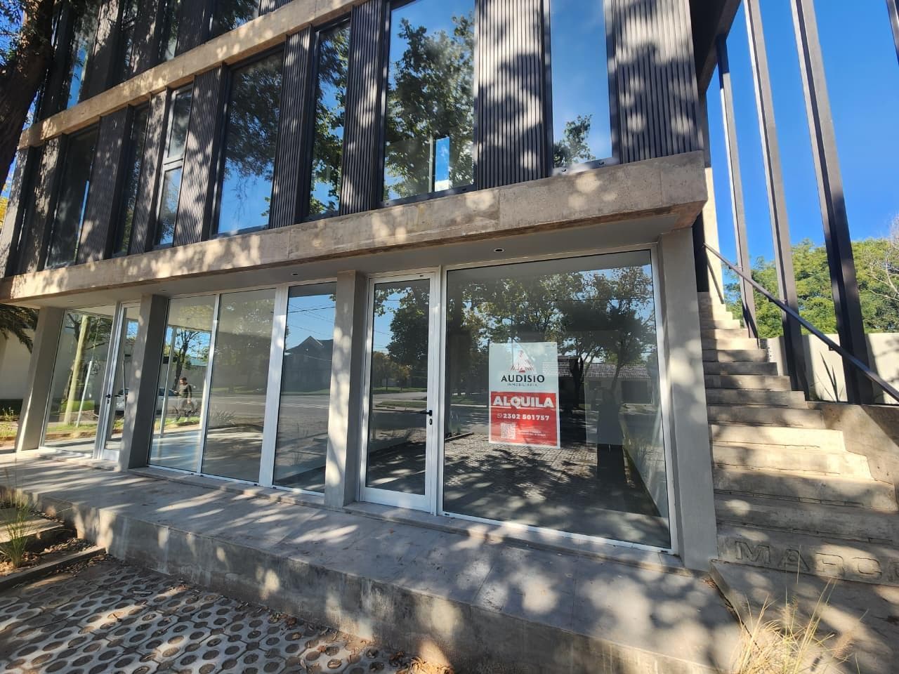 Local en General Pico - 1