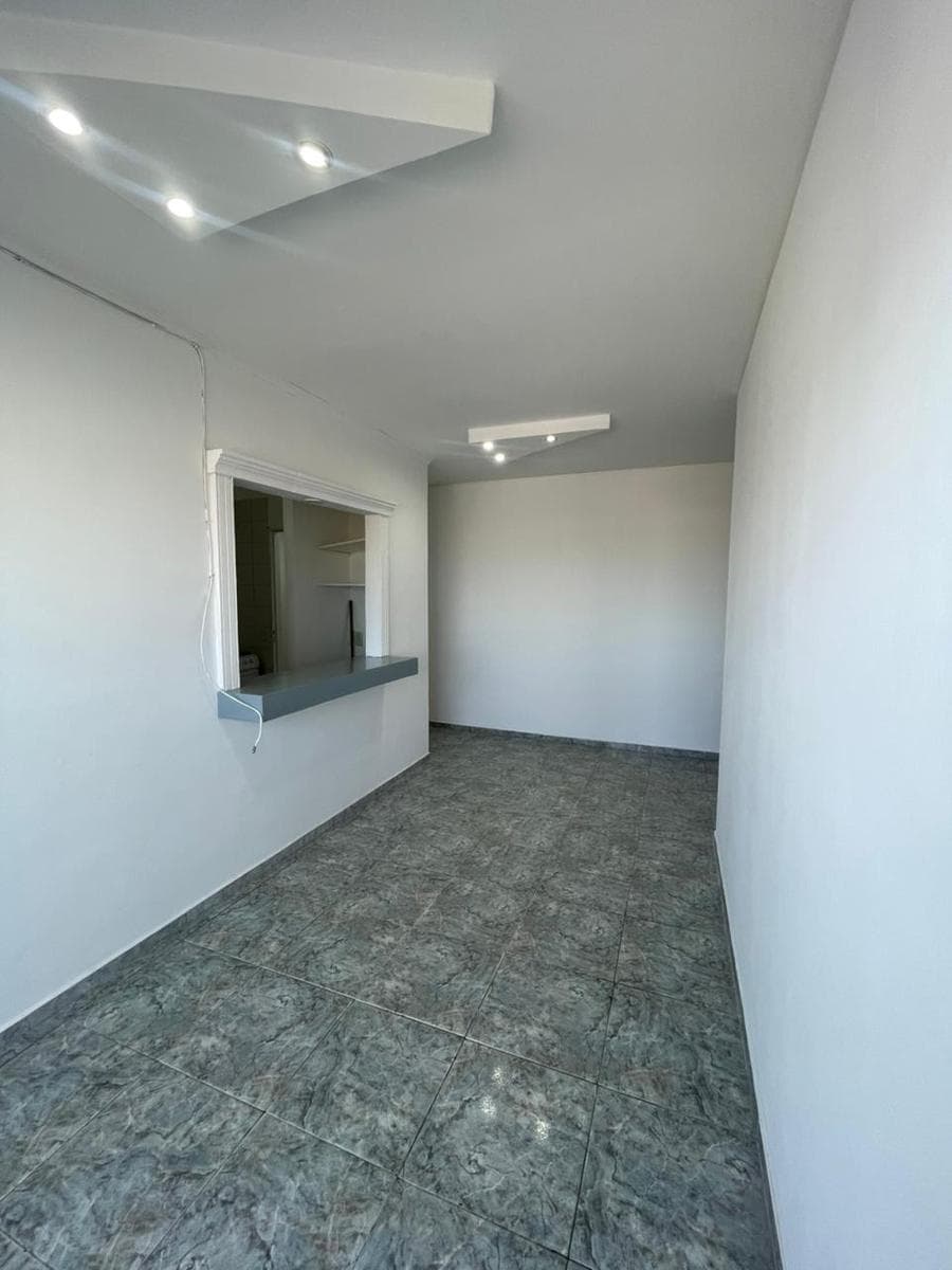 Departamento de dos tres ambientes en alquiler en Avellaneda - 1