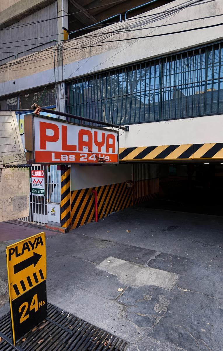 Cochera en Mendoza - 1