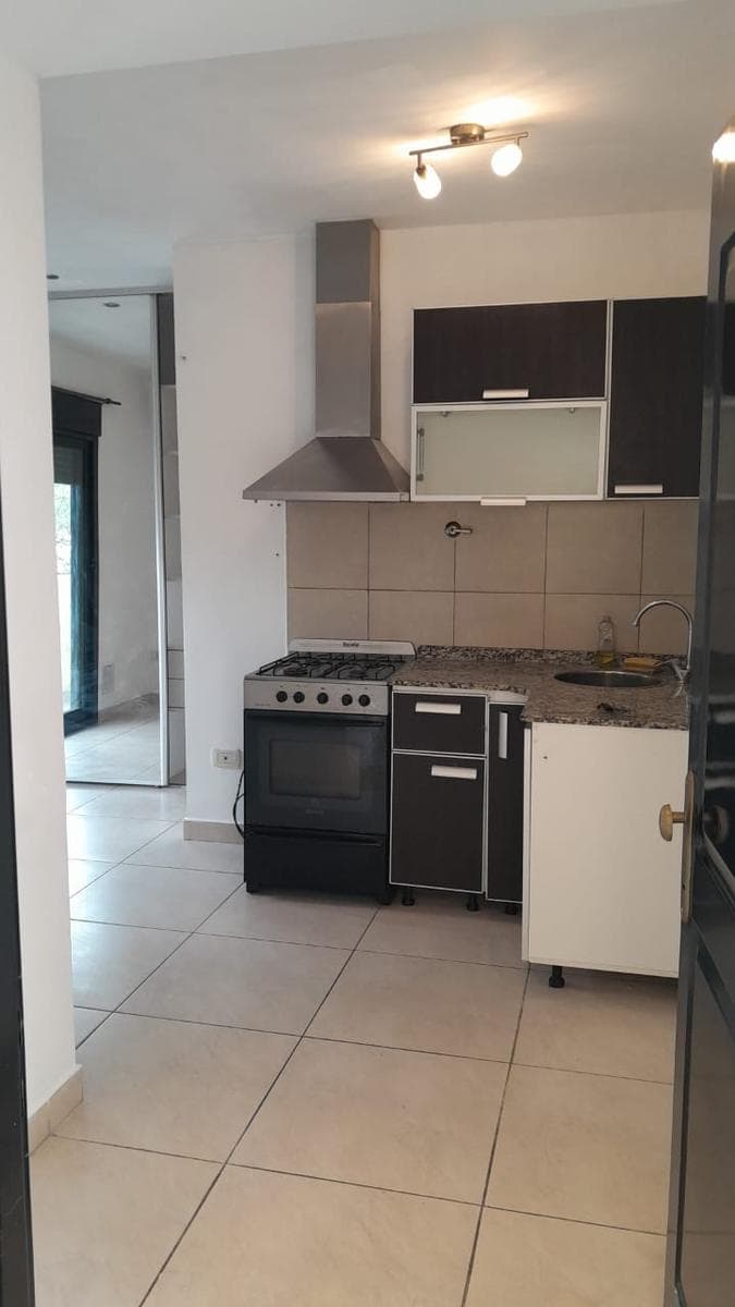 ALQUILER MONOAMBIENTE CHICO A MEDIA CUADRA DE AV DIRECTORIO - 1