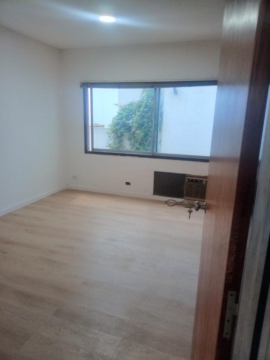 Excel Ofic 40 mts Coch Fija Cfte Recepc y 2 despachos Ed c/vigil digital y Porteria - 1