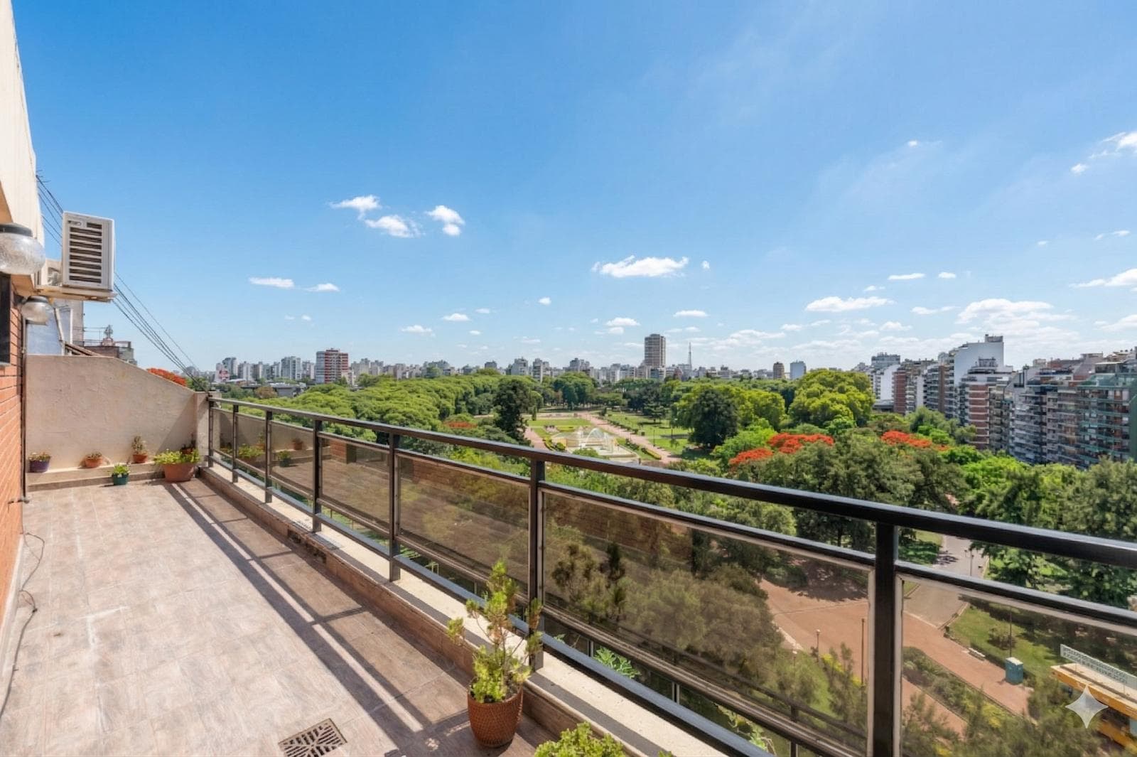 Imperdible departamento de 4 ambientes con balcón terraza frente al Parque Chacabuco - 1