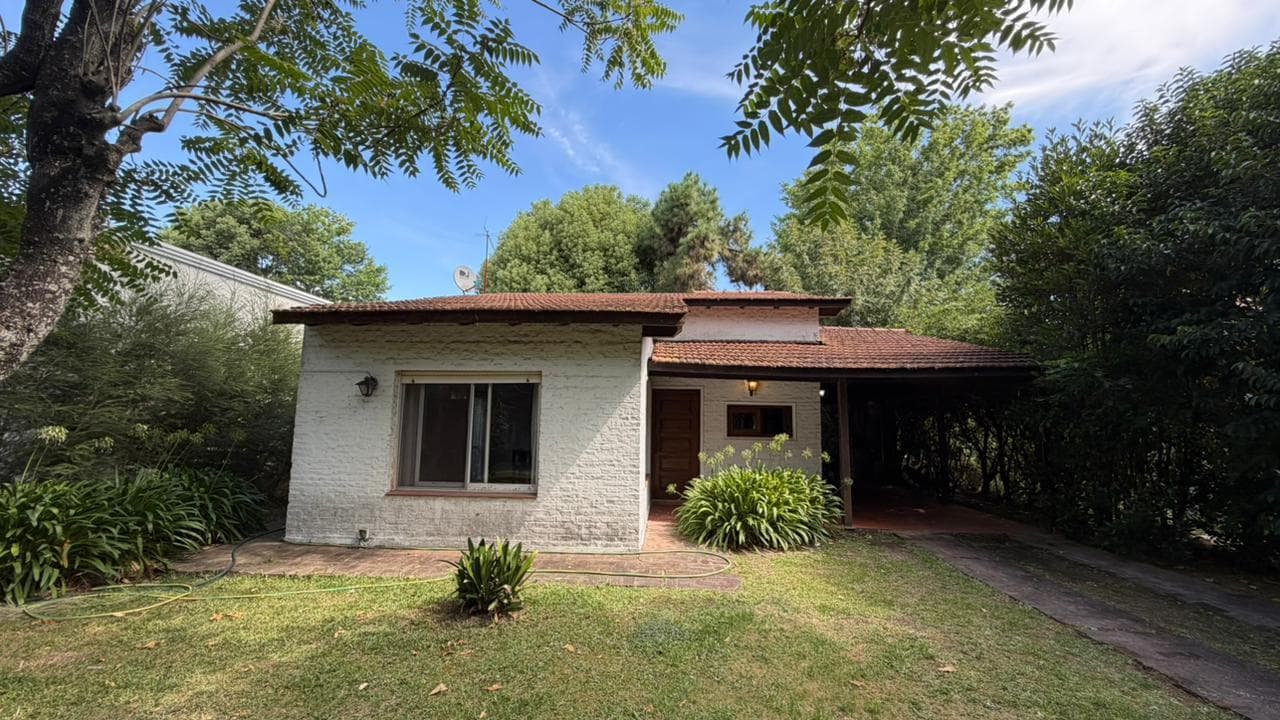 Casa en Berazategui - 1