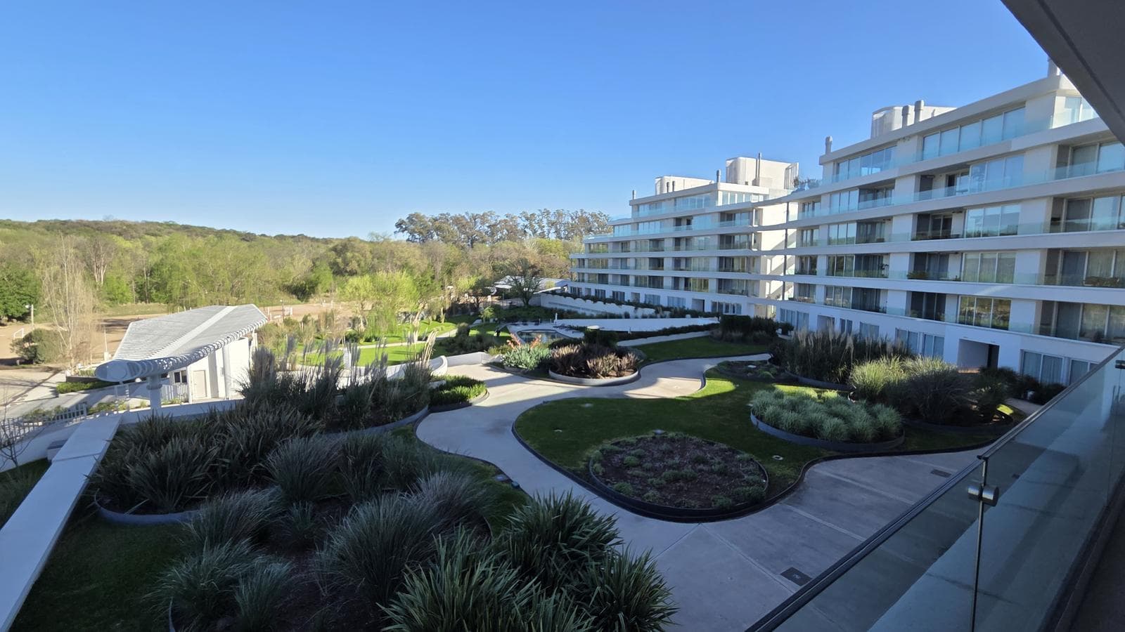 Saint Jordi departamento de 2 dormitorios con 2 cocheras en alquiler - 1