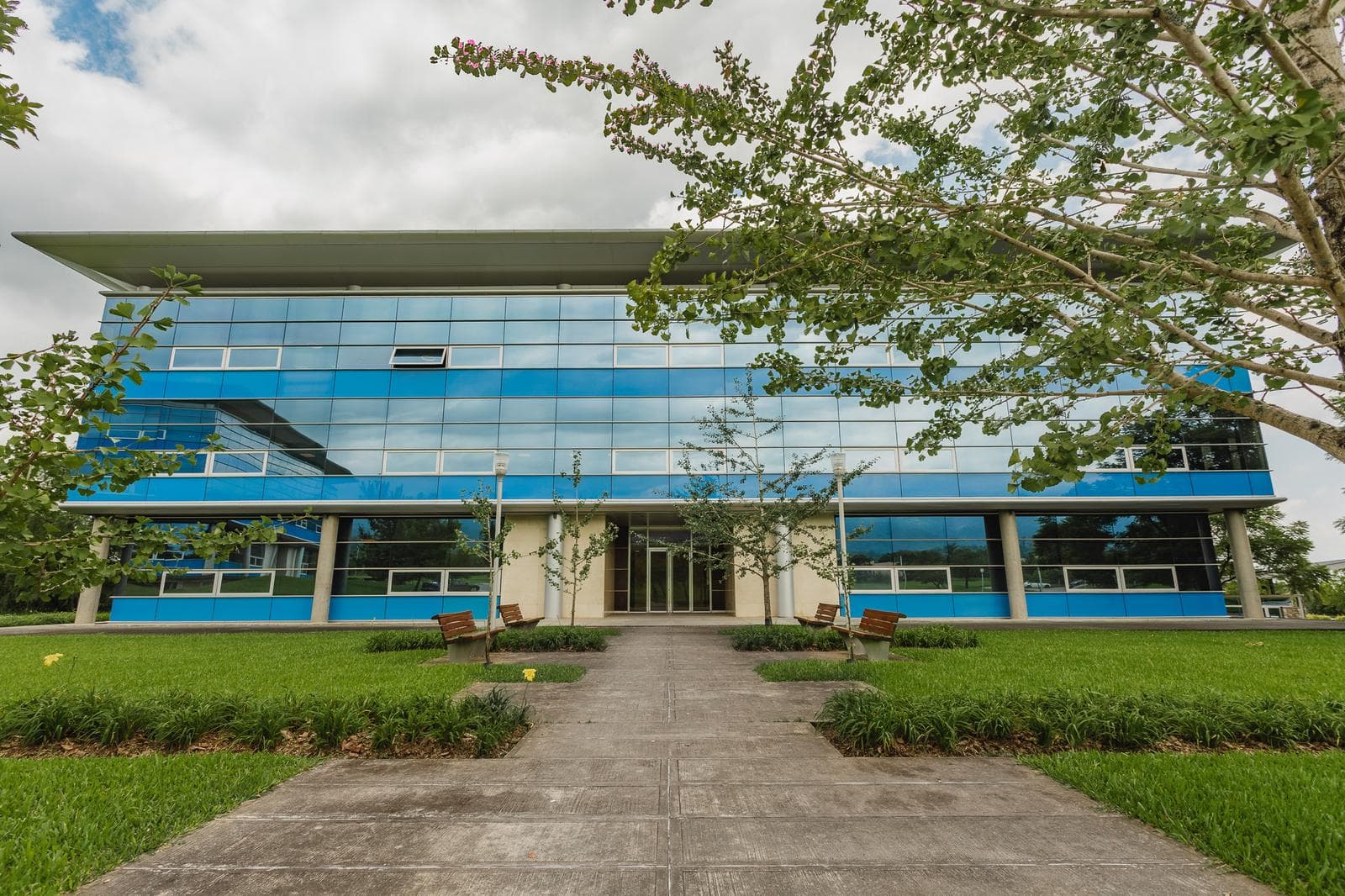 Oficina en Av. Peron - 1